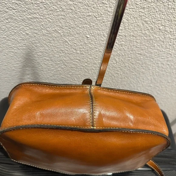 Patricia Nash Tan Leather Shoulder Bag - Picture 5 of 13